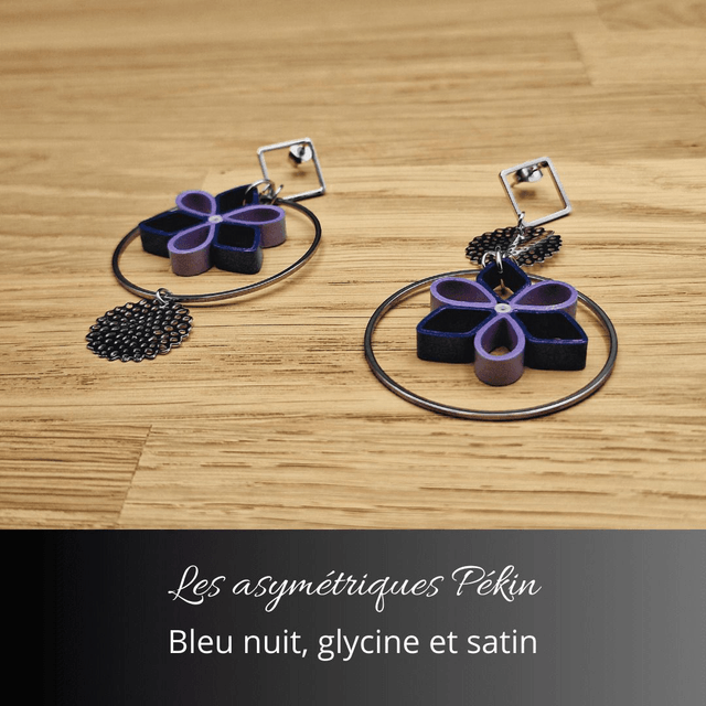 Boucles d'oreilles asymétriques Pékin - Bleu nuit glycine et satin