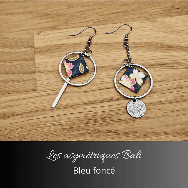 Boucles d'oreilles asymétriques Bali - Bleu foncé,rose