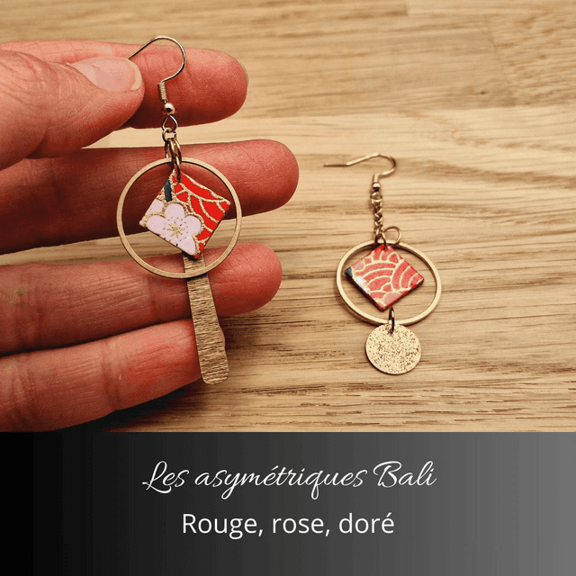 Boucles d&#039;oreilles asymétriques Bali - Rouge, rose, doré